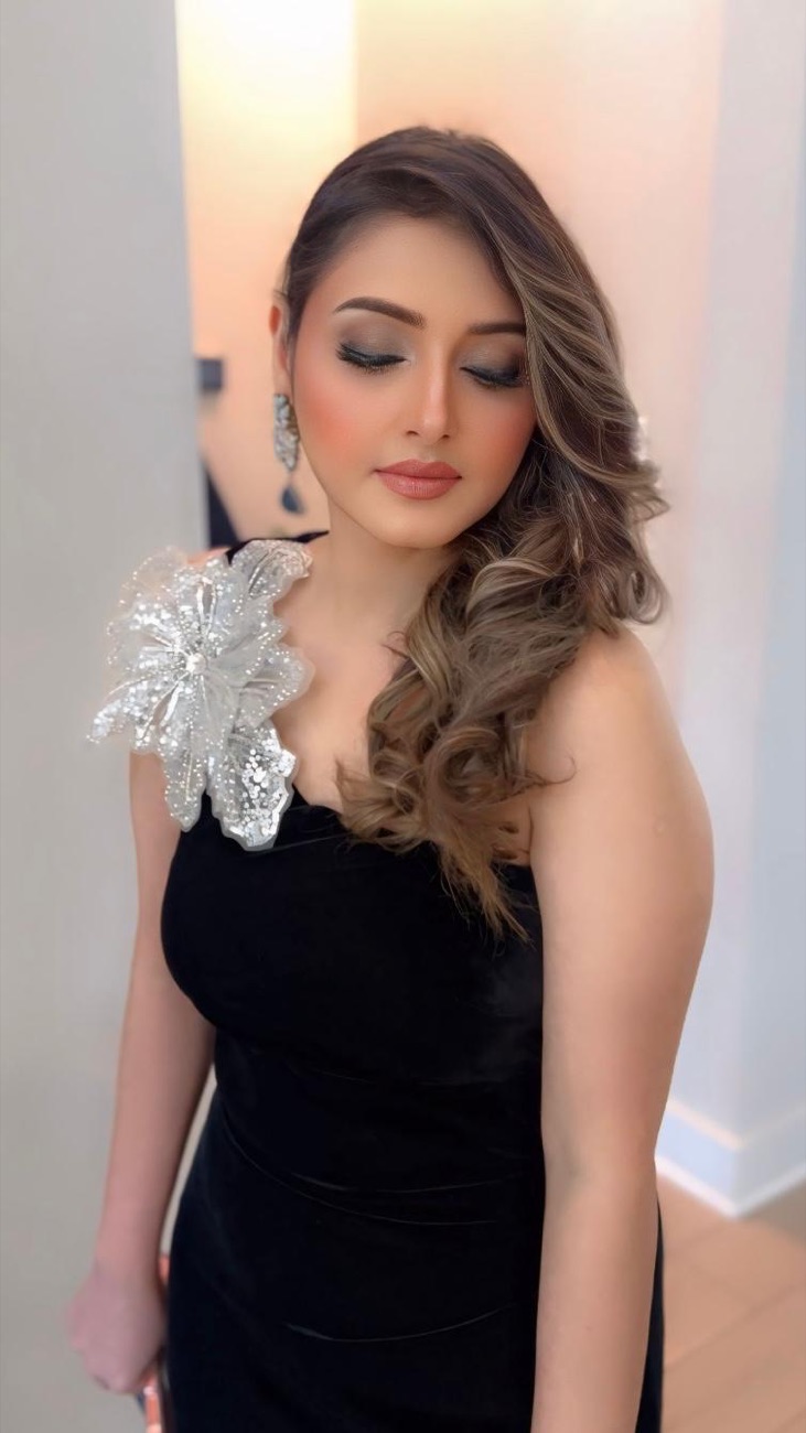 Evening glam, smoky eye and side curls, black gown, by Makeup by Nidari
