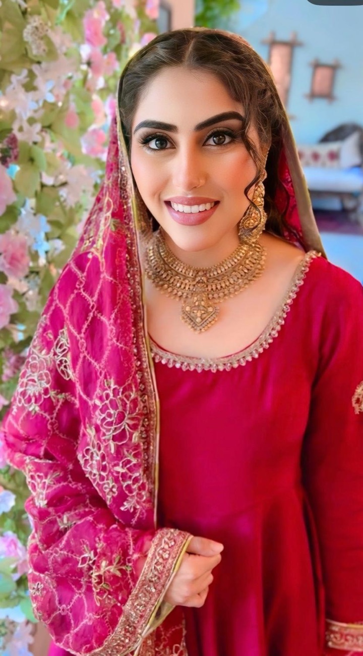 Festive event glam in magenta with gold jewelry by Makeup by Nidari