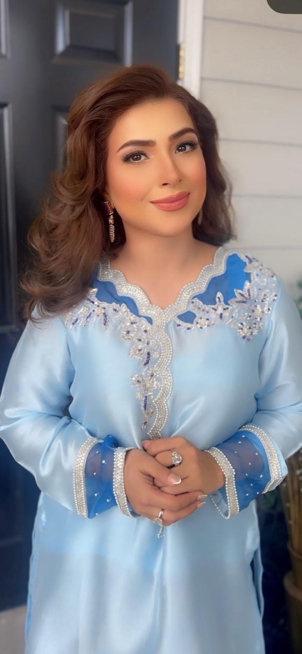 Natural everyday glam with soft waves by Makeup by Nidari